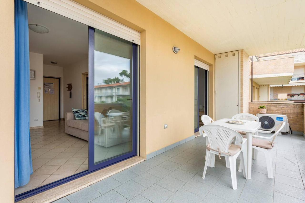 Alloggio Vista Mare - Parcheggio Gratis Pineto Exterior photo