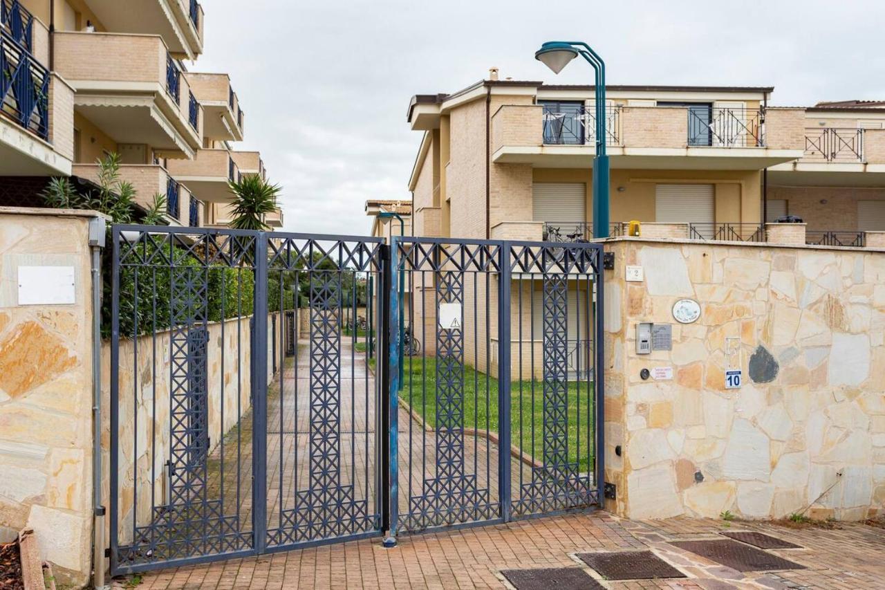 Alloggio Vista Mare - Parcheggio Gratis Pineto Exterior photo